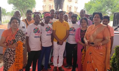 पंडित दीनदयाल उपाध्याय जयंती पर धानक्या स्थित राष्ट्रीय स्मारक पर श्रद्धासुमन अर्पित किए।