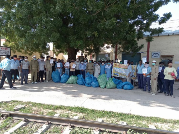 " निरंकारी मिशन द्वारा चलाया गया सफाई अभियान"