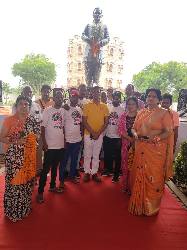 पंडित दीनदयाल उपाध्याय जयंती पर धानक्या स्थित राष्ट्रीय स्मारक पर श्रद्धासुमन अर्पित किए।