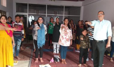 सिन्धी शिक्षा शागिर्द - मित्रों ने मनाई दीपावली