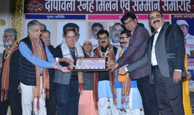 धूमधाम से संपन्न हुआ पूज्य सिन्धी सेंट्रल पंचायत का  दीपावली मिलन समारोह