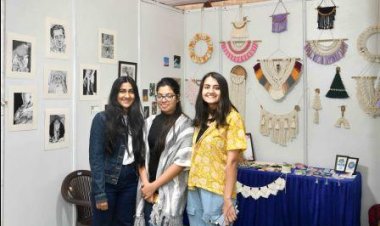 वर्षिता तनवानी की कलाकृतियां कला महोत्सव में प्रदर्शित