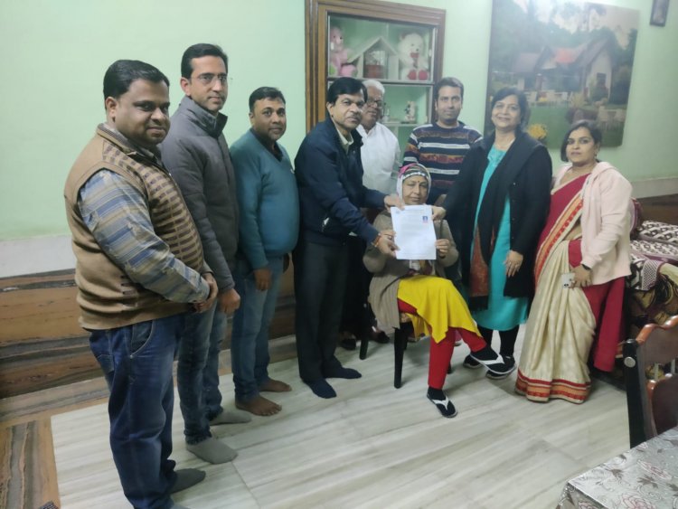 कविता चुगवानी ने सौंपा देहदान संकल्प पत्र