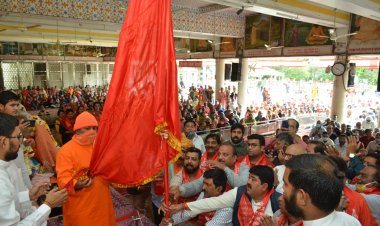 अमरापुर दरबार मे फहराई धर्मध्वजा