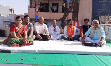 राष्ट्र के लिए जिएं ,राष्ट्र के लिए मरें,साधना के बन प्रदीप अंधकार को हरें  - साईं मुकेश साध