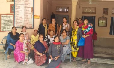 *हेमूं कालाणी 100 वां जन्मोत्सव वर्ष*   वृद्धाश्रम में सेवा कार्य कर मनाया