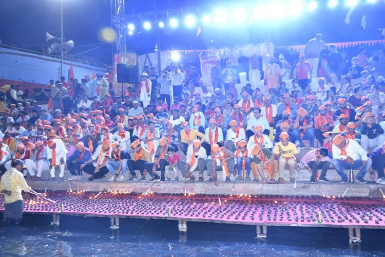 लेजर शो में हुए भगवान राम व भगवान झूलेलाल के दर्शन