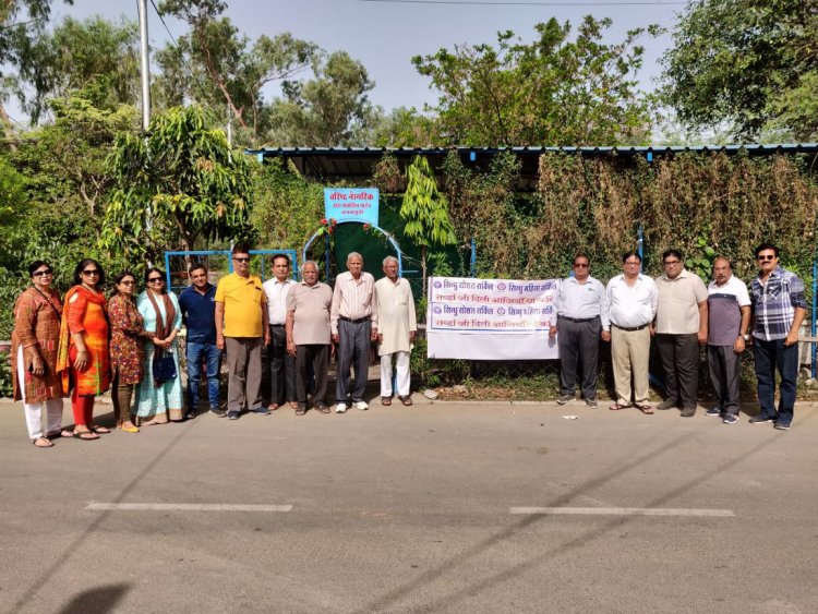 सर्किल ने पक्षियों के लिए जनकपुरी गार्डन में बांधे  परिण्डे,वरिष्ठ नागरिक भरेंगे रोज जल