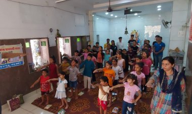 घर घर सिन्धी भाषा अपनाने की  बच्चों ने ली शपथ