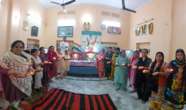 दीपों की रोशनी से जगमगाया झूलेलाल मंदिर