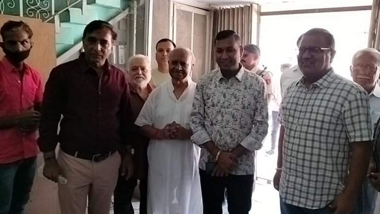 सनशाइन ट्रस्ट ने बांटी खुशियों की सौगात