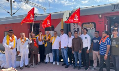 हेमू कालाणी  जन्म शताब्दी समारोह -भोपाल से लौटे दल का सिंधी समाज द्वारा भव्य स्वागत