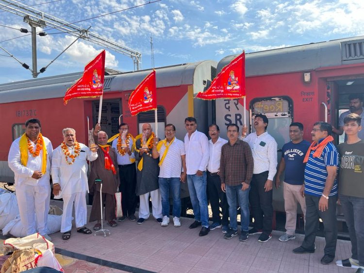 हेमू कालाणी  जन्म शताब्दी समारोह -भोपाल से लौटे दल का सिंधी समाज द्वारा भव्य स्वागत