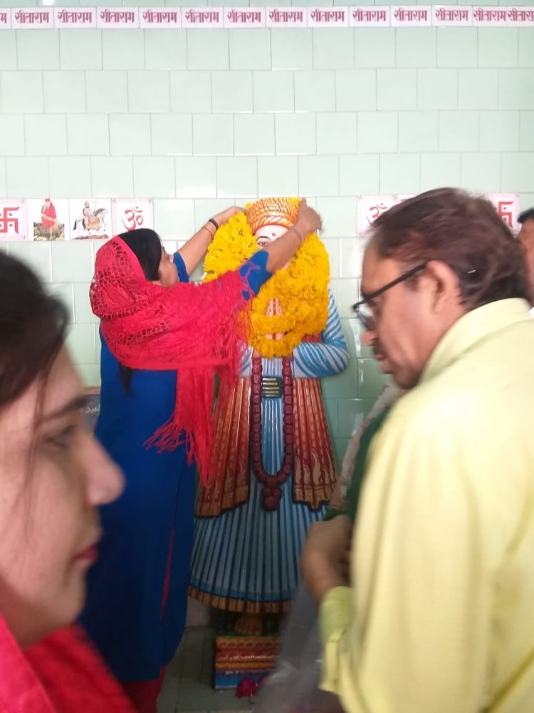 संतो की शिक्षा अनुसरण से ही समाज में प्रगति संभव