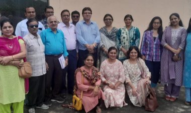 युवा पीढ़ी को भाषा एवं संस्कृति का ज्ञान कराना आवश्यक - मासिक अदबी गोष्ठी का आयोजन