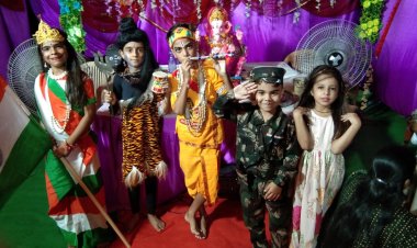 गणेश चतुर्थी  कार्यक्रम में  नन्हें बच्चों ने  मनमोहक  रुप धारण कर सबका मन  मोह लिया