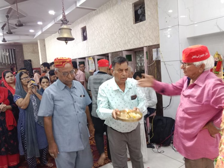 चंद्र दर्शन पर  झूलेलालजी की शान मे अमर लाल लोक गायन् बहराना मंडली  द्वारा रथखाना मंदिर मे भव्य भजन संगीत कार्यक्रम