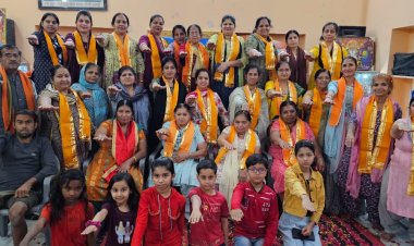 सिंधी समाज की महिला इकाई ने फागोत्सव मना कर आगामी लोकसभा आम चुनाव में शत् प्रतिशत मतदान की ली शपथ