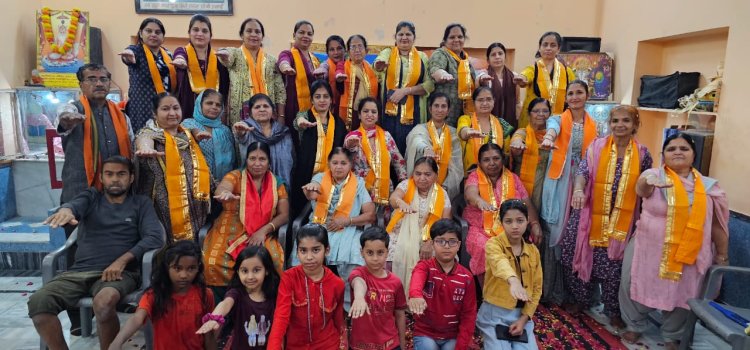 सिंधी समाज की महिला इकाई ने फागोत्सव मना कर आगामी लोकसभा आम चुनाव में शत् प्रतिशत मतदान की ली शपथ