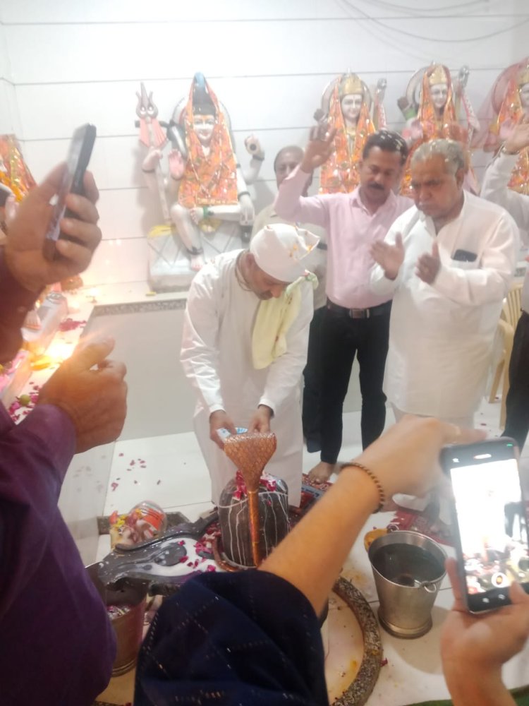 पुष्पों की वर्षा में डूबा फाग महोत्सव, संत शभू साई सतसंग मंडली ने बिखेरी भक्ति की खुशबू