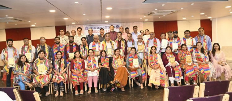 सर्किल ने सिन्धी समाज के 27 चिकित्सकों और 18 सी ए को   किया  सम्मानित